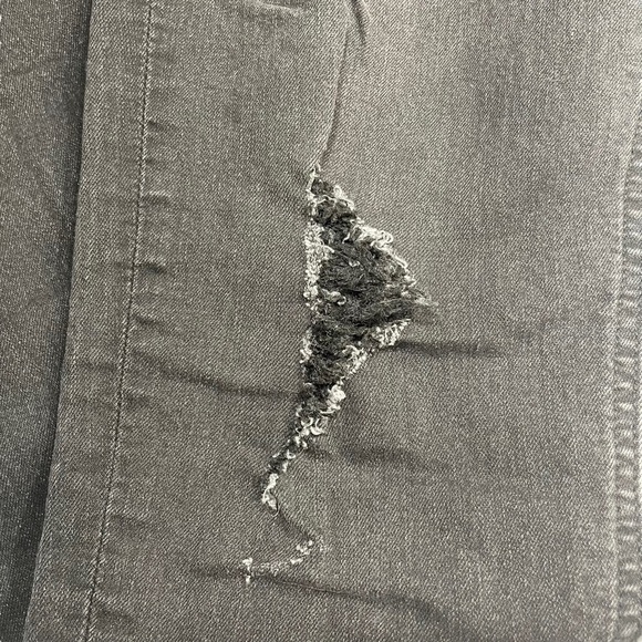 OLD Navy Boyfriend Skinny Jeans Distressed Leandra Black Womens Regular - Picture 6 of 8